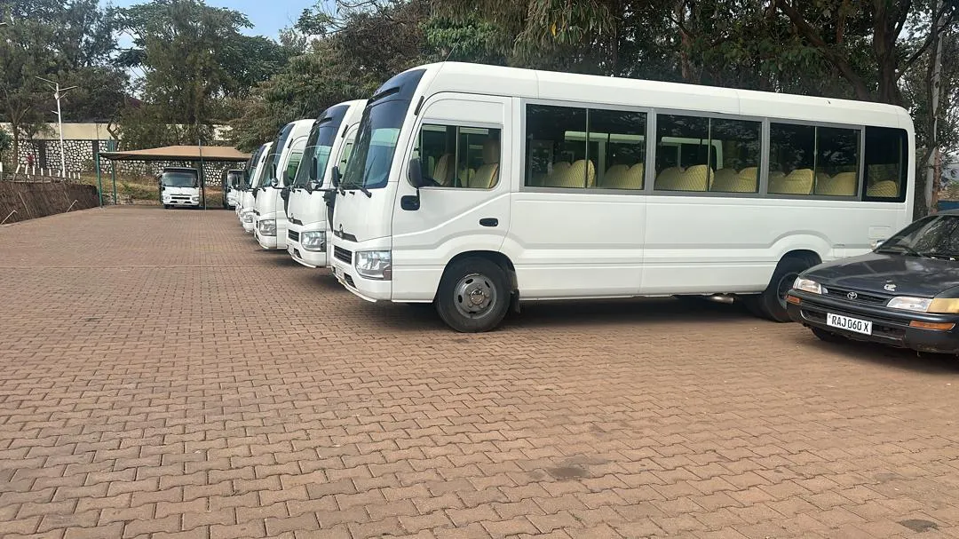 Buses for group travel and airport transfers